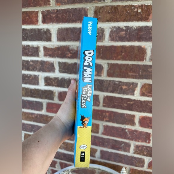 Dog Man Lord Of The Fleas Hardcover Kid’s Chapter Book Dav Pilkey - Picture 4 of 8